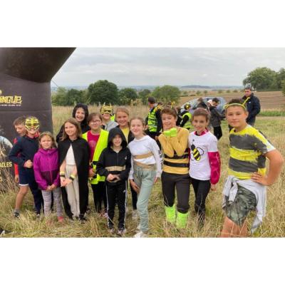 A la folle course d'obstacles de Cassel, un parcours spcial collgiens pour tout apprendre des abeilles